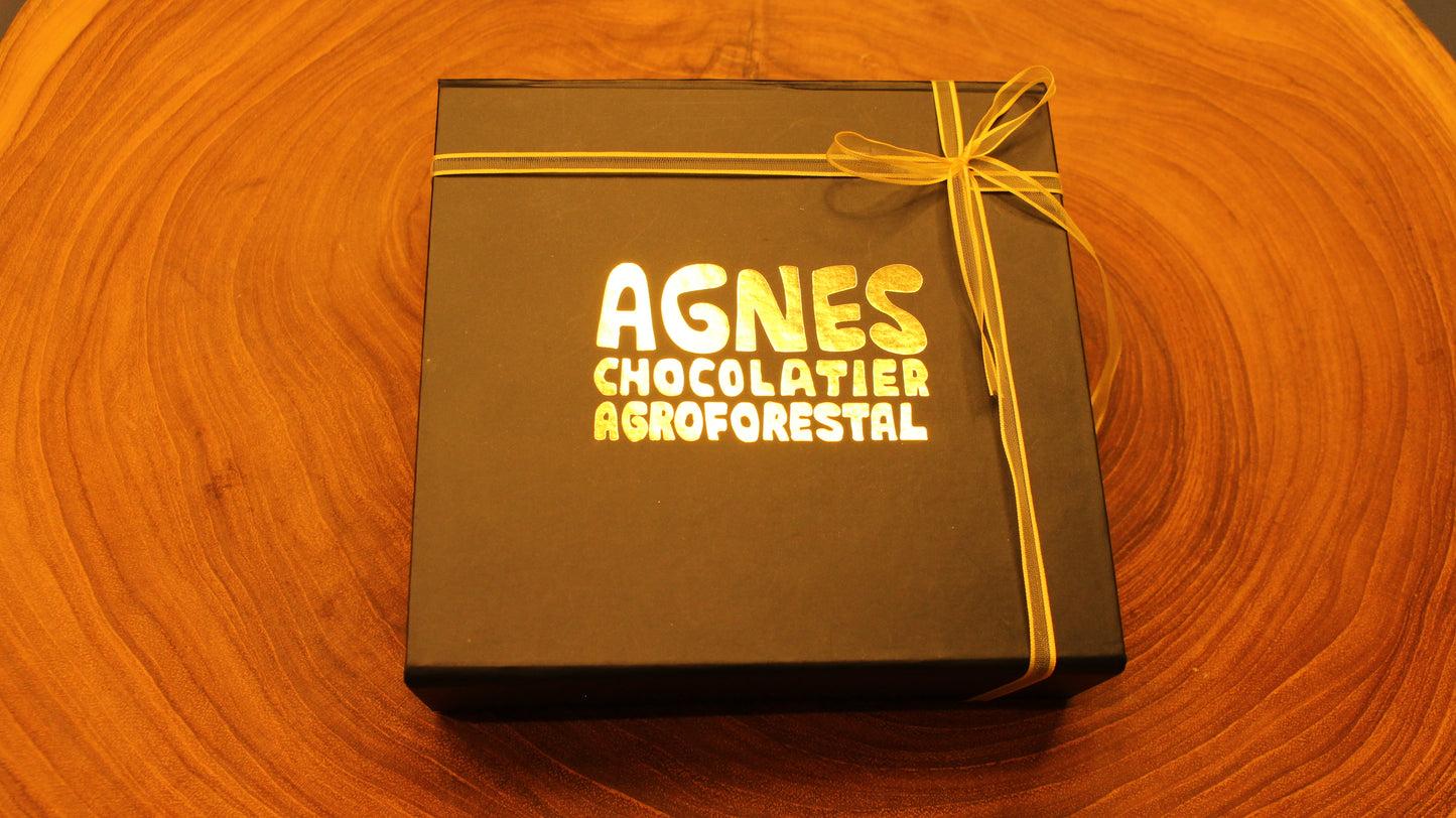 Valentine's Edition 2025 - Box of Love - Plum in white ganache, cashew praline in milk chocolate ganache, dark chocolate ganache with a touch of cheese